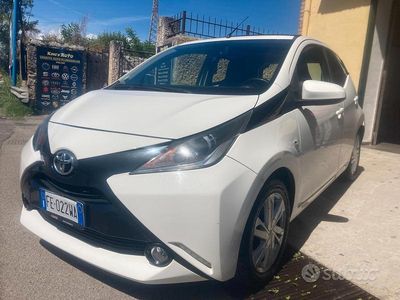 Bianco Usata 2016 Toyota Aygo Utilitaria | 7950 € (Buon prezzo)