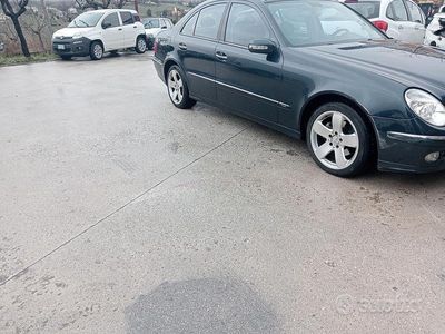 Usata Mercedes E270 2003 Blu Berlina