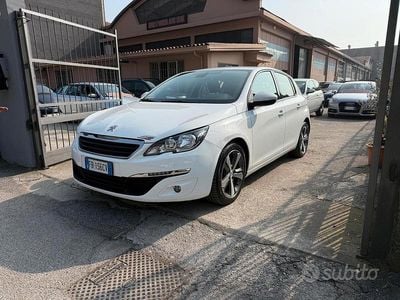 Usata Peugeot 308 GT-line 120 CV (88 kW) 2015 Bianco Berlina