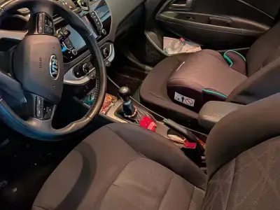 Usata Kia Rio 85 CV (62 kW) 2017 Rosso Utilitaria