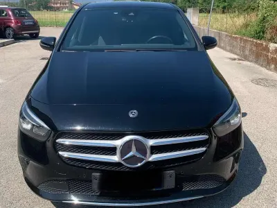 Usata Mercedes B180 Business 136 CV (100 kW) 2019 Nero Utilitaria