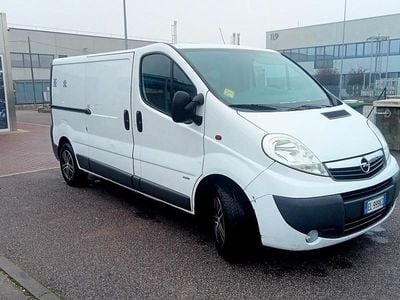 Usata Opel Vivaro 120 CV (88 kW) 2012 Bianco Monovolume