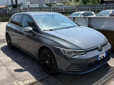 Usata VW Golf VIII Life 150 CV (110 kW) 2020 Grigio Berlina