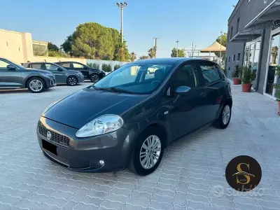 Usata Fiat Grande Punto Emotion 90 CV (66 kW) 2008 Nero Utilitaria