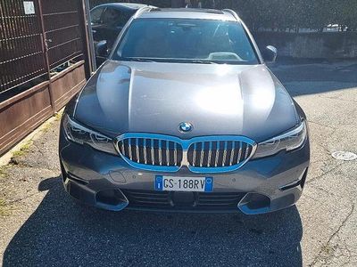 Usata BMW 320 Luxury Line 190 CV (139 kW) 2019 Grigio Station wagon