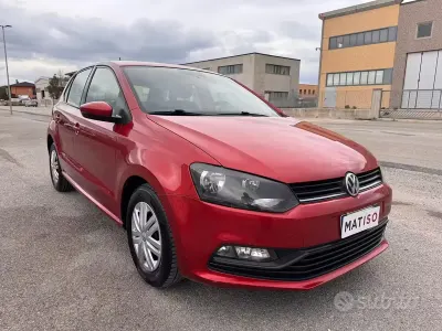 Käytetty VW Polo Trendline 60 HP (44 kW) 2016 Punainen Sedan