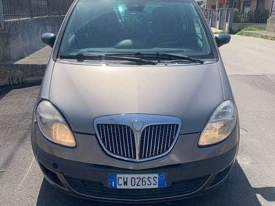 Usata Lancia Musa 75 CV (55 kW) 2005 Oro Monovolume