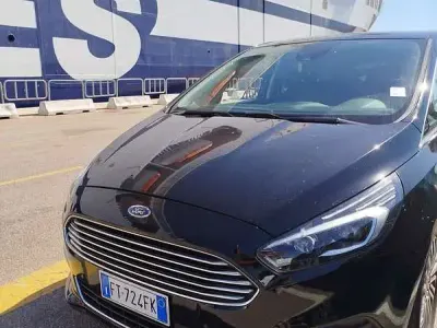 Usata Ford S-MAX Business Edition 150 CV (110 kW) 2019 Monovolume