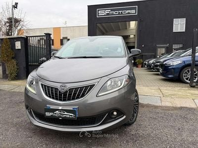 Usata Lancia Ypsilon Gold 69 CV (50 kW) 2022 Grigio Utilitaria