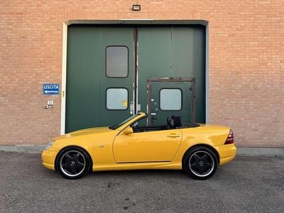 Usata Mercedes SLK230 AMG 193 CV (141 kW) 1999 Giallo yellowstone Cabrio