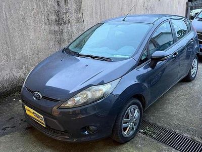 Gebraucht Ford Fiesta 69 PS (50 kW) 2011 Grau Kleinwagen
