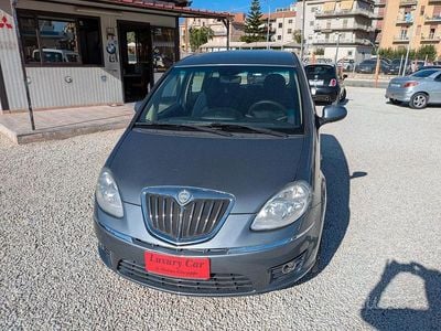 Usata Lancia Musa Gold 95 CV (69 kW) 2011 Grigio Monovolume