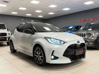 Usata Toyota Yaris Hybrid Sport 92 CV (67 kW) 2022 Bianco Berlina