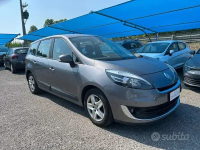 Usata Renault Grand Scénic III 110 CV (80 kW) 2013 Giallo Monovolume