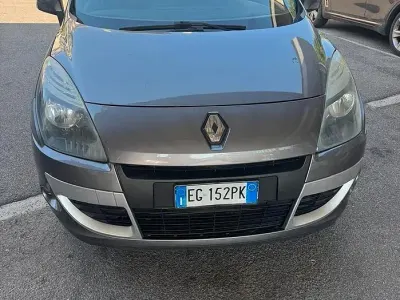 Usata Renault Scénic III Luxe 110 CV (80 kW) 2011 Grigio Monovolume