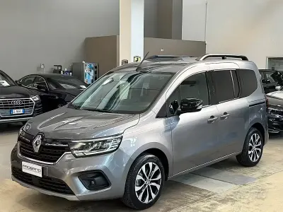 Usata Renault Kangoo Techno 116 CV (85 kW) 2023 Grigio cassiopea Monovolume