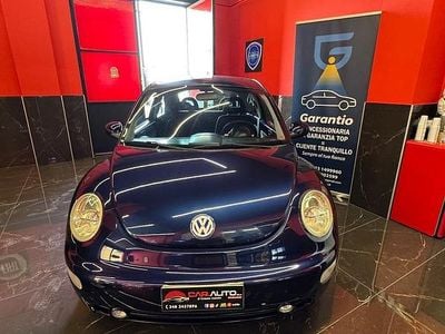 Usata VW New Beetle 90 CV (66 kW) 2002 Blu Utilitaria