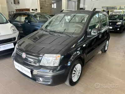 Usata Fiat Panda Emotion 69 CV (50 kW) 2011 Nero Utilitaria