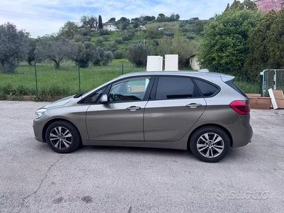 Begagnad BMW 218 150 HK (110 kW) 2014 Brun Minibuss