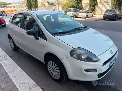Usata Fiat Punto Evo 70 CV (51 kW) 2012 Bianco Utilitaria