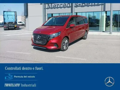 Usata Mercedes V250 Avantgarde 190 CV (139 kW) 2024 Rosso giacinto met. Monovolume