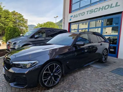 Usata BMW 530 M Sport 286 CV (210 kW) 2023 Sophistograu brillanteffekt Station wagon