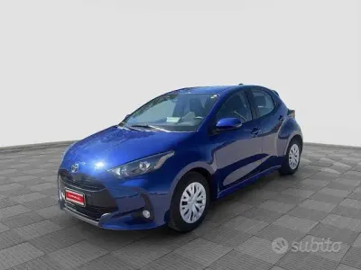 Usata Toyota Yaris Business Edition 72 CV (52 kW) 2022 Dark blue met Utilitaria