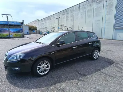 Usata Lancia Delta Silver 120 CV (88 kW) 2014 Nero Utilitaria