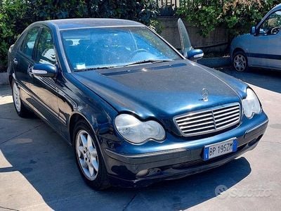 Usata Mercedes C270 2000 Blu Berlina