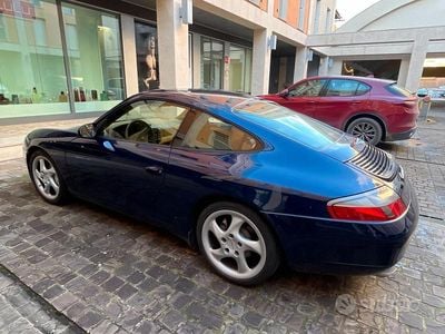 Usata Porsche 911 Carrera 4 301 CV (221 kW) 2001 Blu Coupé