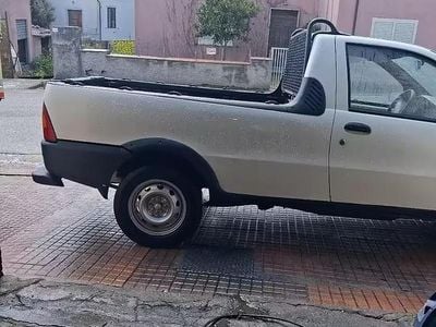 Usata Fiat Strada 69 CV (50 kW) 1999 Bianco Pick-up