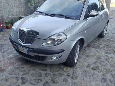 Usata Lancia Ypsilon 69 CV (50 kW) 2004 Argento Utilitaria