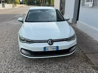 Usata VW Golf VIII Style 116 CV (85 kW) 2022 Bianco Berlina