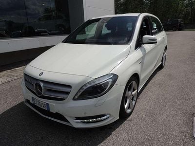 Usata Mercedes B180 Premium 109 CV (80 kW) 2012 Bianco Monovolume