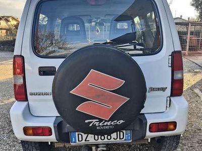 Usata Suzuki Jimny 86 CV (63 kW) 2009 Bianco SUV