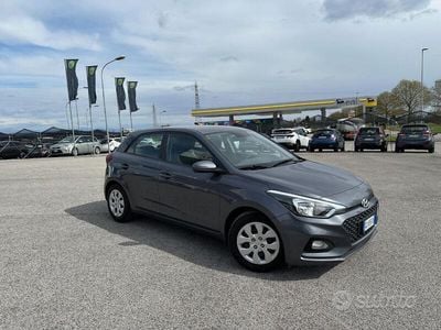 Usata Hyundai i20 100 CV (73 kW) 2019 Grigio Berlina