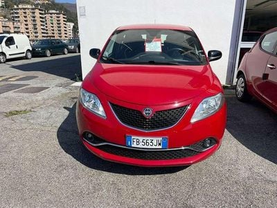Usata Lancia Ypsilon Gold 69 CV (50 kW) 2016 Rosso Utilitaria