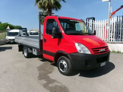 Usata Iveco Daily 145 CV (106 kW) 2007 Rosso