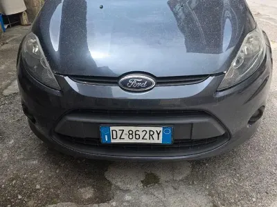 Usata Ford Fiesta 68 CV (50 kW) 2009 Grigio Berlina