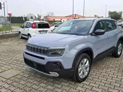 Nuova Jeep Avenger 110 CV (80 kW) 2027 Grigio SUV