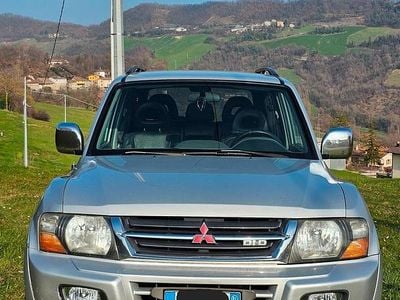 Usata Mitsubishi Pajero 160 CV (117 kW) 2001 Grigio SUV