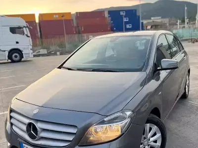Usata Mercedes B180 109 CV (80 kW) 2012 Monovolume