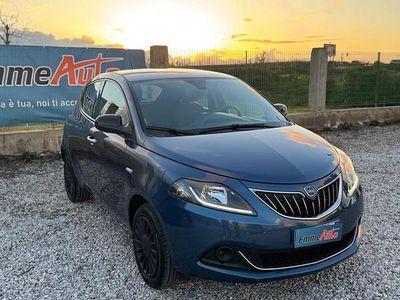 Usata Lancia Ypsilon Silver 69 CV (50 kW) 2022 Blu Utilitaria