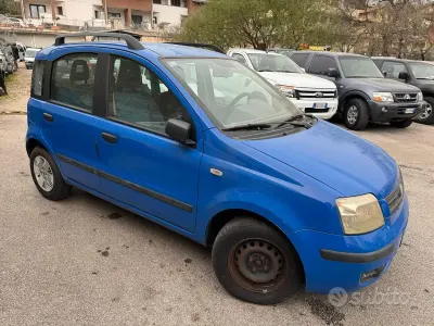 Usata Fiat Punto Active 60 CV (44 kW) 2005 Bluazzurro Utilitaria