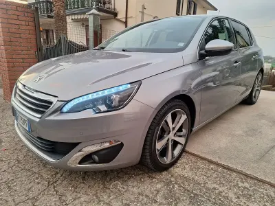 Usata Peugeot 308 GT-line 120 CV (88 kW) 2017 Gray Berlina
