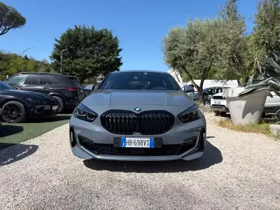 Begagnad BMW 120 M Sport 190 HK (139 kW) 2021 Grå Halvkombi
