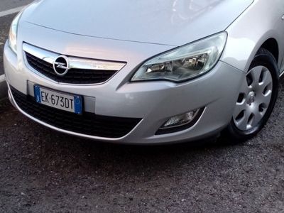 usata Opel Astra 1700 td anno 2011