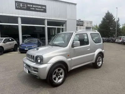 Usata Suzuki Jimny 86 CV (63 kW) 2009 Argento SUV