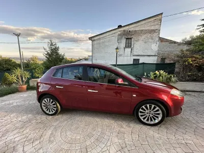 Usata Fiat Bravo 120 CV (88 kW) 2011 Rosso Utilitaria