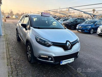 Usata Renault Captur Zen 90 CV (66 kW) 2016 Grigio SUV